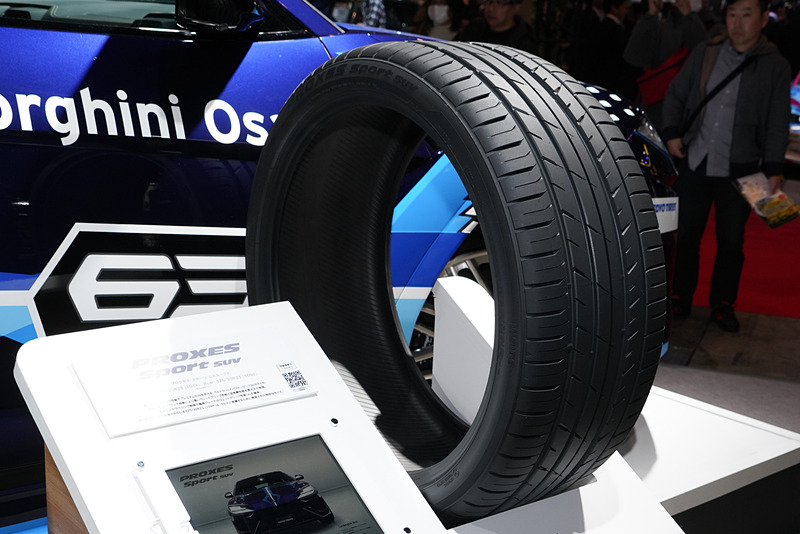 「PROXES Sports SUV」フロント（285/35R23）、リア（325/30 R23）。こちらは日本未発売サイズ
