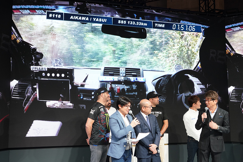 哀川翔さんの走行映像とともにトーク