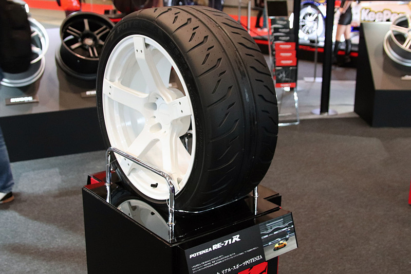POTENZAシリーズのフラグシップに位置する「POTENZA RE-71R」