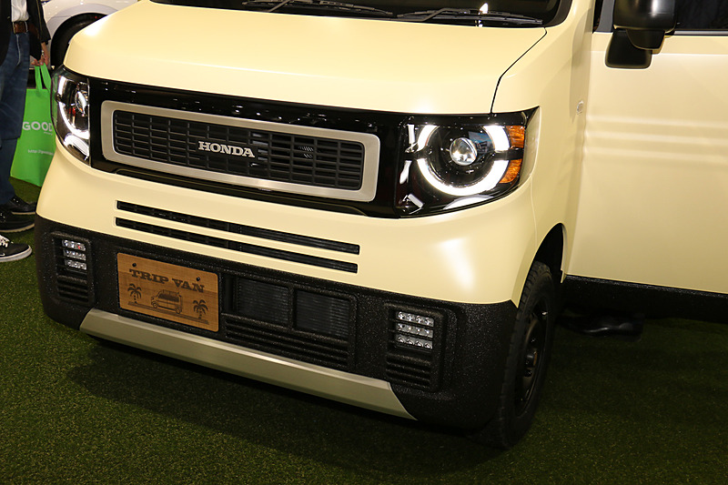 フロントグリルやバンパーの形状を変更