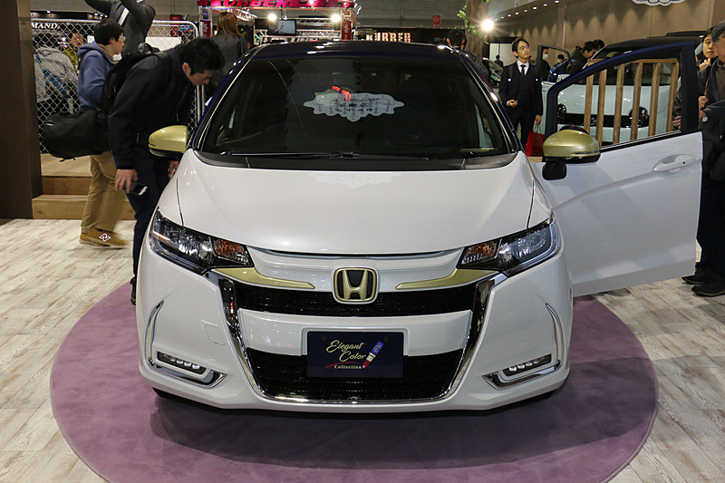 パールホワイトとブルールーフの外観デザイン