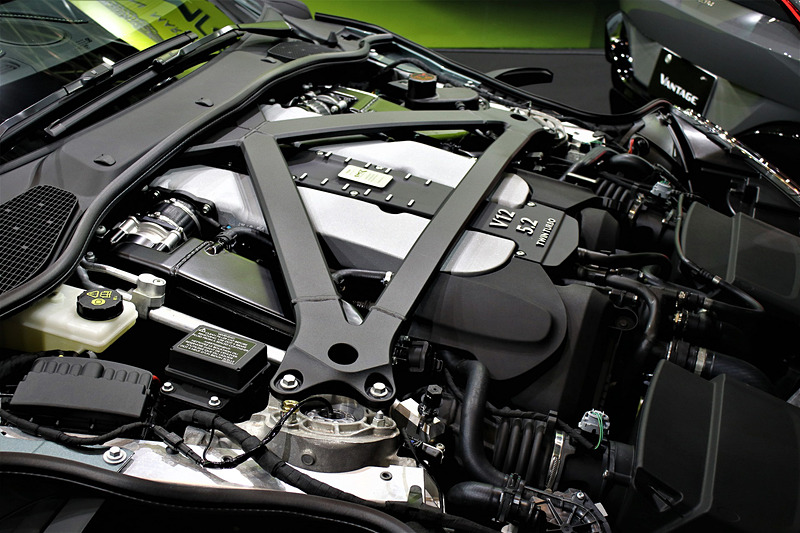 DB11 AMRが搭載するV12エンジン。最高出力639PS/6500rpm、最大トルク700Nm/1500rpmを発生。0-100km/h加速は3.7秒