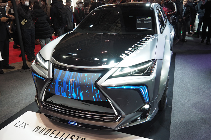 UX MODELLISTA CONCEPT。フロントグリルがディスプレイになっている