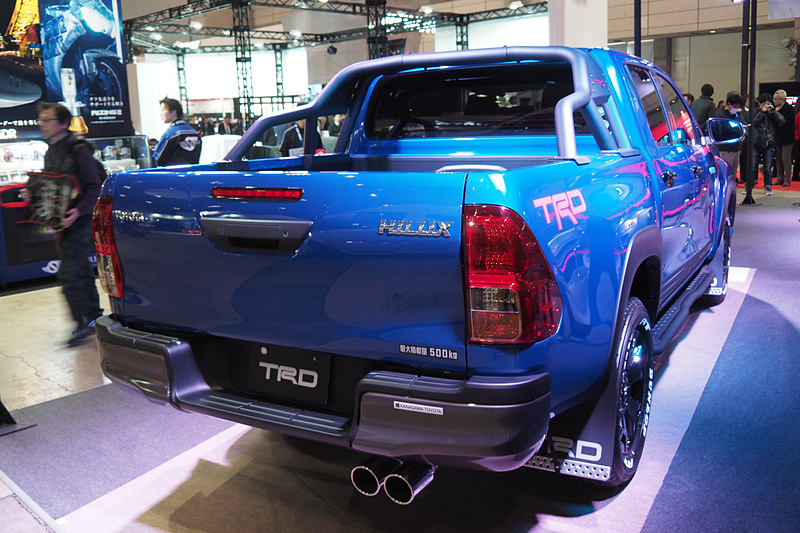 荷台のバーはTRDのスポーツバー