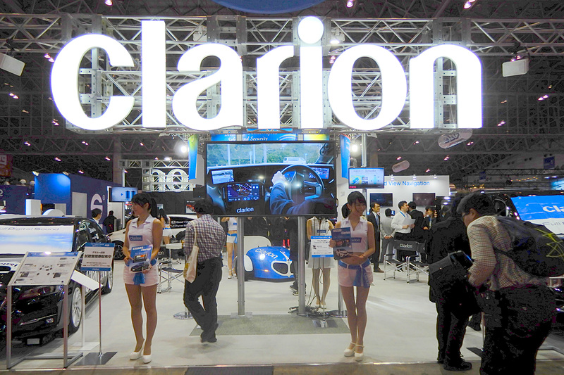 クラリオンブースはオートサロン会場の「ホール2 小間No.215」にある
