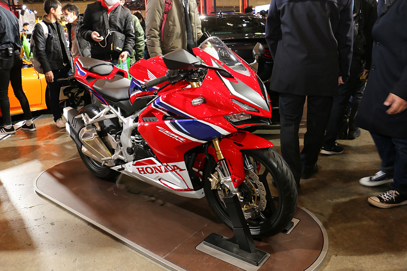 市販車やレース用のバイクも展示されていた