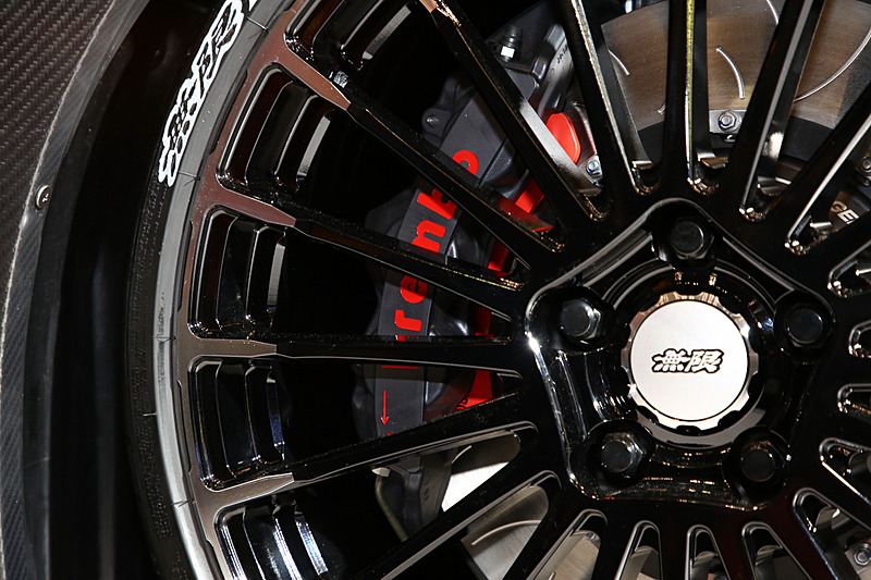 足まわりのセットアップはサーキット走行を想定したもので、GT3マシンのノウハウが取り入れられている。MUGEN RC20GTは、パーツをパッケージングで販売することを検討しているそうだ