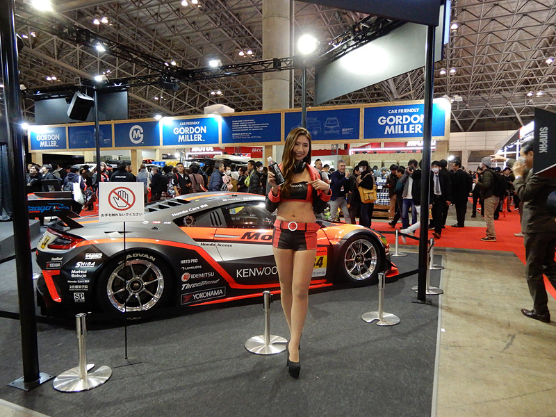 ケンウッドブースでは、ホンダ「NSX」のほか、新規に作成されたトヨタ「ノア」のデモカーが展示されている