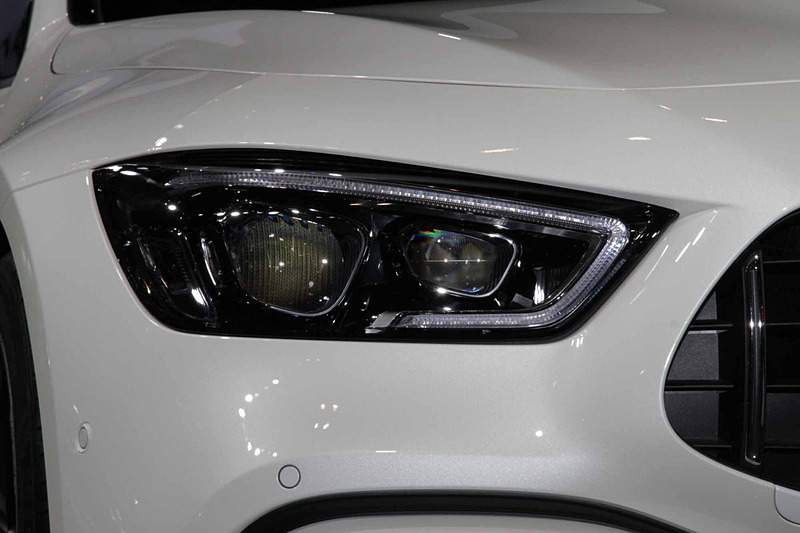 発売前の「メルセデスAMG GT 4ドアクーペ」を参考展示