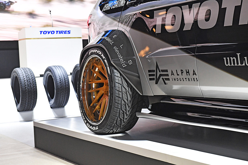 装着タイヤはPROXES ST III