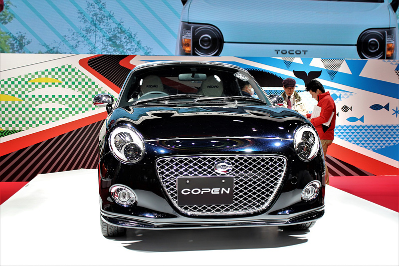 「東京オートサロン 2019」のダイハツブースに展示された「コペン セロ スポーツプレミアム Ver.」