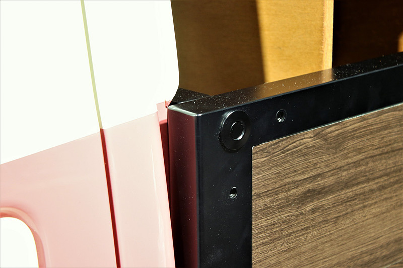 ハイゼット トラック マルシェ Ver.の荷台では、展示だけでなく実際にダイハツグッズの販売が行なわれた