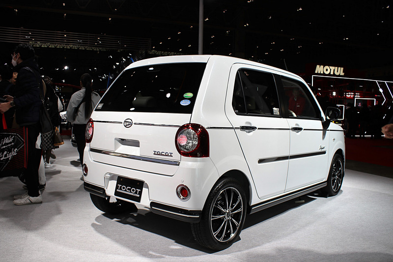 メッシュデザインのフロントグリルと純正用品を使って大きくイメージチェンジ