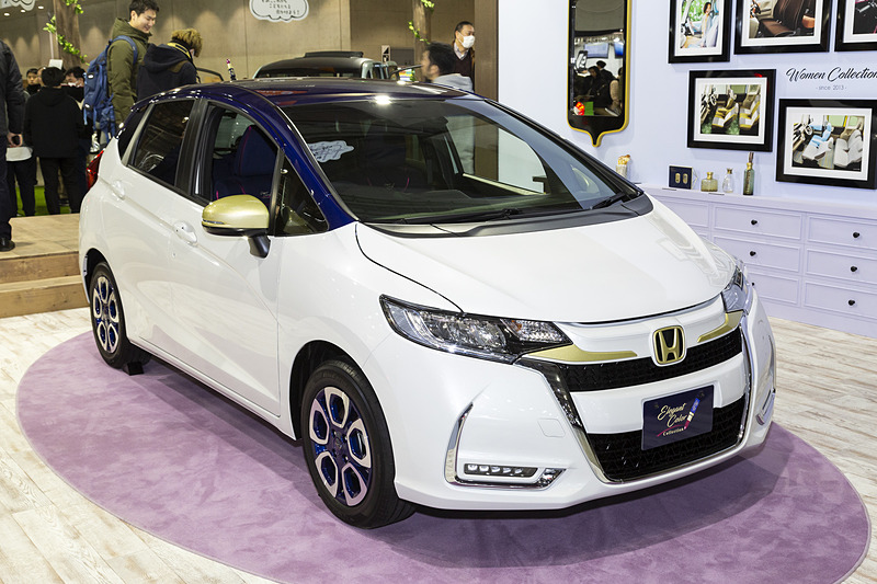 「FIT Modulo style」をベースにしている「FIT Elegant Color Collection」