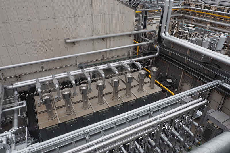 蒸気はガスエンジンのほか、8台のガス炊き貫流ボイラーでも作られる