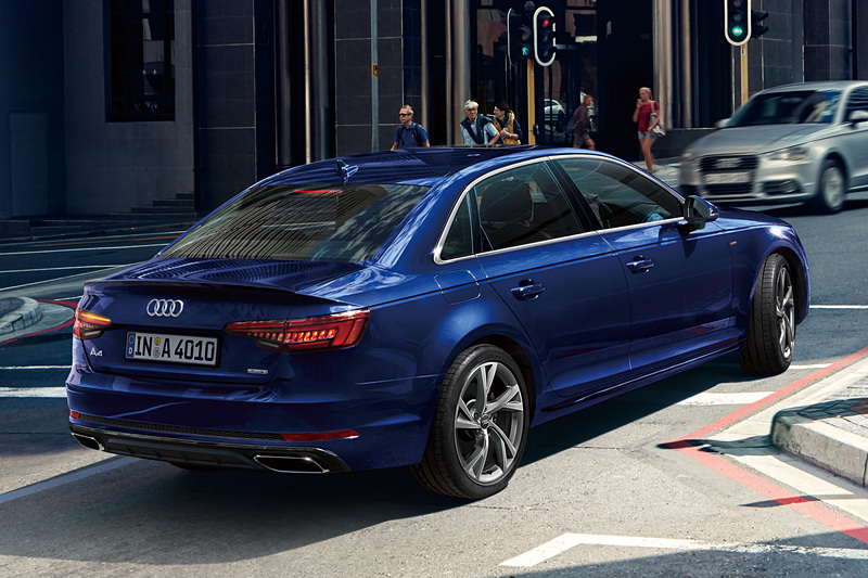 A4 セダン