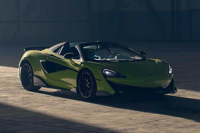 リトラクタブル・ハードトップを備えるコンバーチブルモデル「600LT Spider」（3226万8000円）