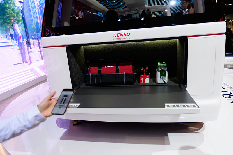 鍵のやり取りによって、必要な扉が配達スタッフで開けられるようになる。この際に自動キャプチャすることで、配達前、配達後を保存できる