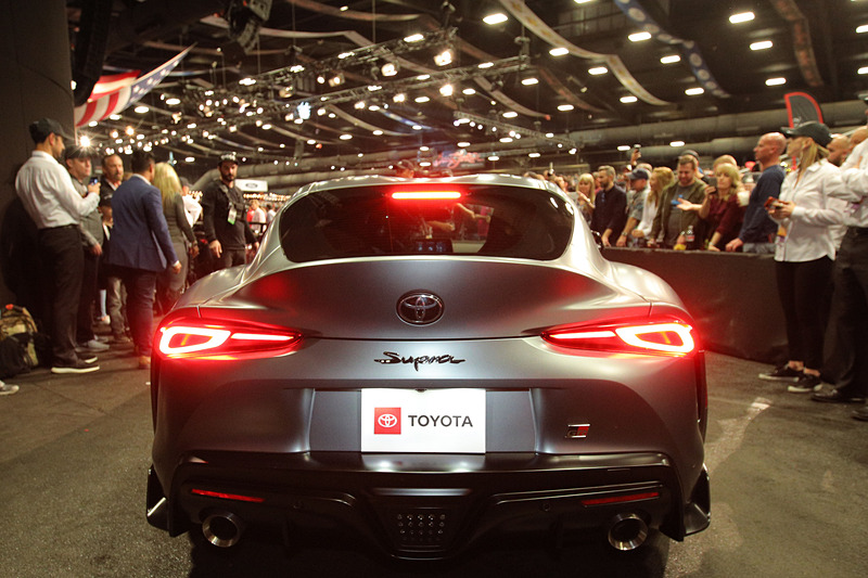 新型「スープラ」生産第1号車