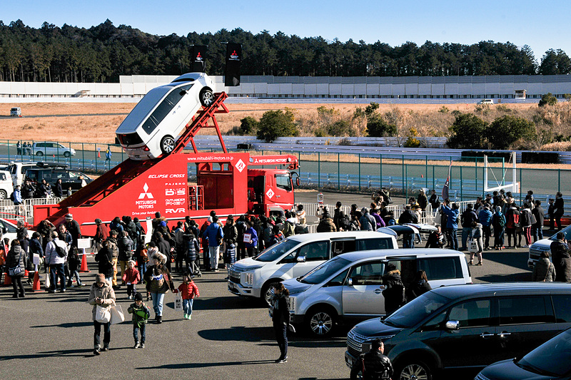 新型オールラウンドミニバン「デリカD：5」の魅力が体感できた「デリカファンミーティング＠袖ヶ浦」には、多くのデリカファンが詰めかけた