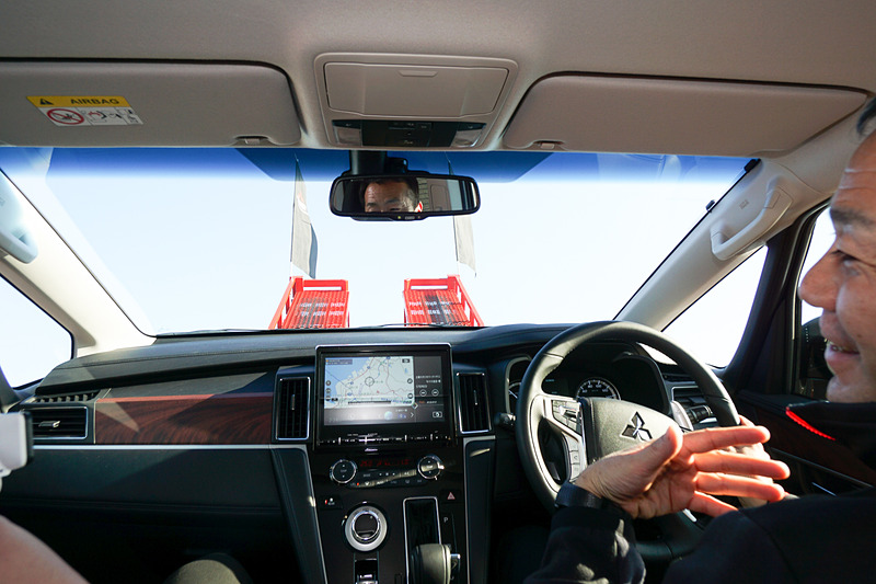 45度登坂体験中の車内の様子。先がないのでジェットコースターより怖い