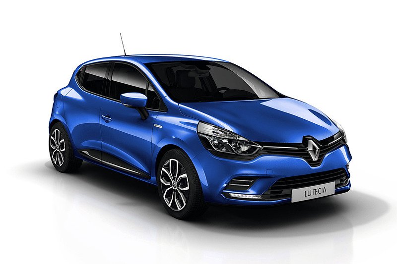 ボディカラーは「ルージュ ドゥ フランスM」（左）と「ブルー アイロンM」（右）の2色を用意