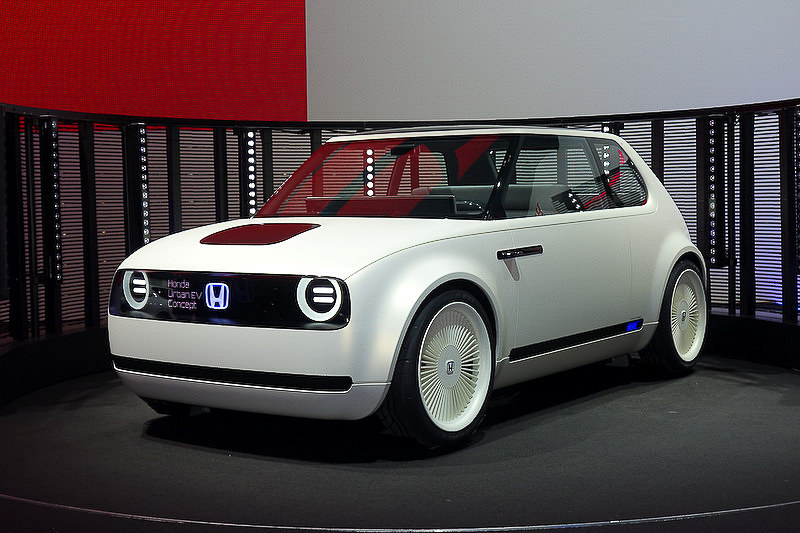 2017年のフランクフルトショーで公開された「アーバン EV コンセプト」