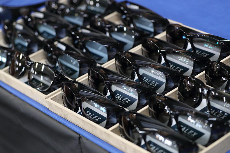 TALEX（タレックス）の偏光サングラスの貸し出しも行なわれた