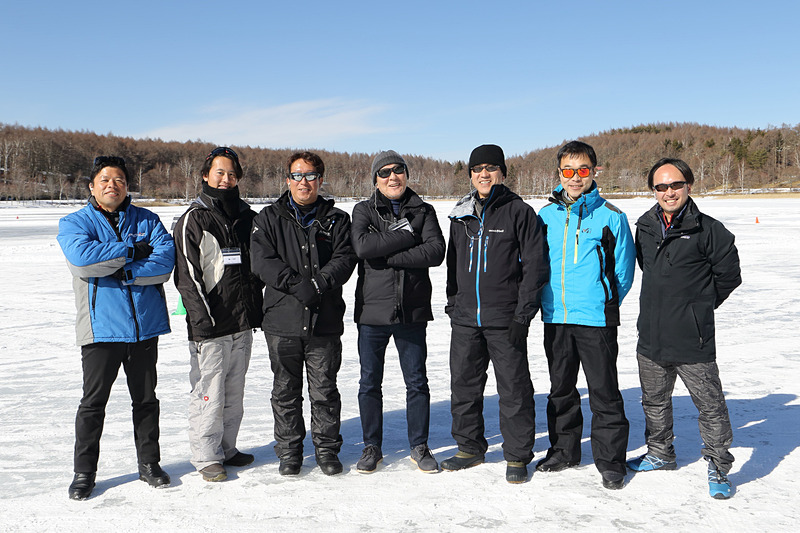 中央の日下部氏のほか、6名のインストラクターが参加