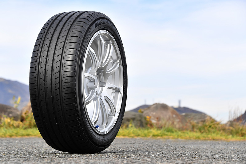 レクサス車やクラウンに標準採用される「ブルーアースGT」。しなやかなタイヤとなっている