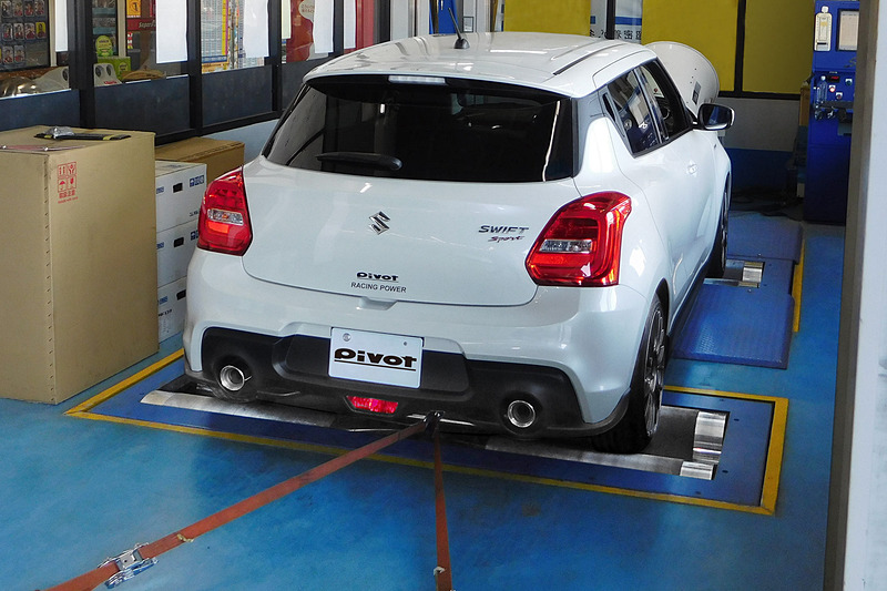 PDX-S2を装着して推奨値の「レベル7」を選択すると、スイフトスポーツの最高出力が19PS、最大トルクが1.8kgfm向上する