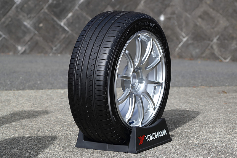 横浜ゴムが2月から発売する「ブルーアースGT」。今後同社の中心製品となるタイヤ