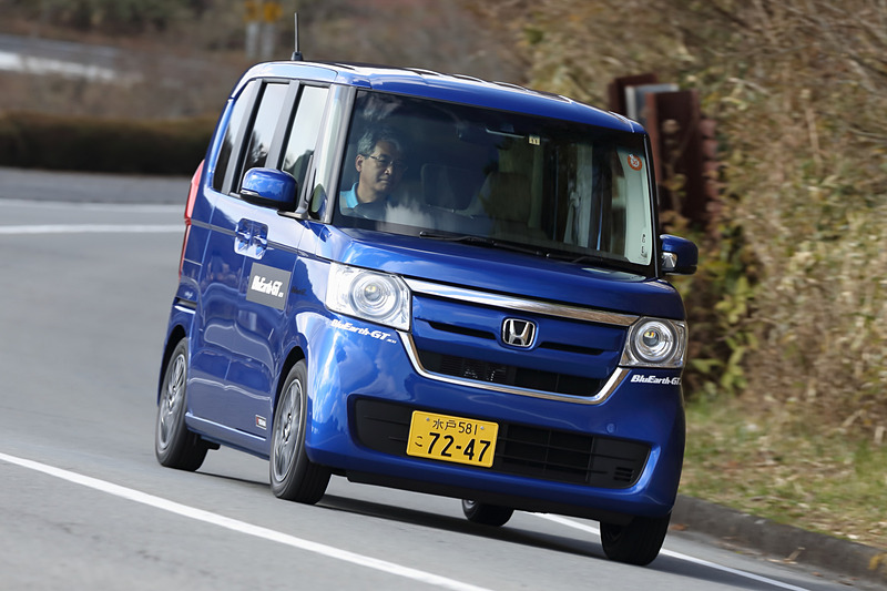 タイヤがしっかりすっきりしているので、N-BOXの運転がさらに楽しくなる。サイズラインアップが広いのもうれしいところ