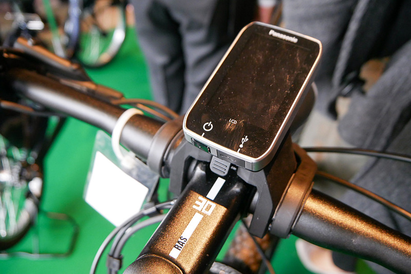 ディスプレイには各種情報が表示される