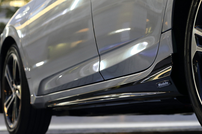 “ブラックスポーティスタイル”で用意される「ロアスカート（フロント用/サイド用/リア用）」。フロント用（左右分割）は3万2400円、サイド用（左右セット）は4万3200円、リア用（左右分割）は3万2400円