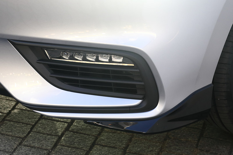 “ブラックスポーティスタイル”で用意される「ロアスカート（フロント用/サイド用/リア用）」。フロント用（左右分割）は3万2400円、サイド用（左右セット）は4万3200円、リア用（左右分割）は3万2400円