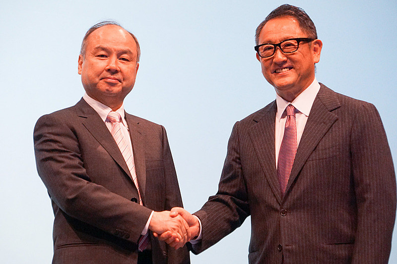 モネ テクノロジーズが本格的に事業を開始（写真は2018年10月に行なわれたトヨタ自動車とソフトバンクの共同記者会見より）