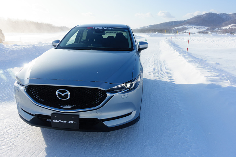 オールシーズンタイヤ「ブルーアース 4S」を装着したCX-5