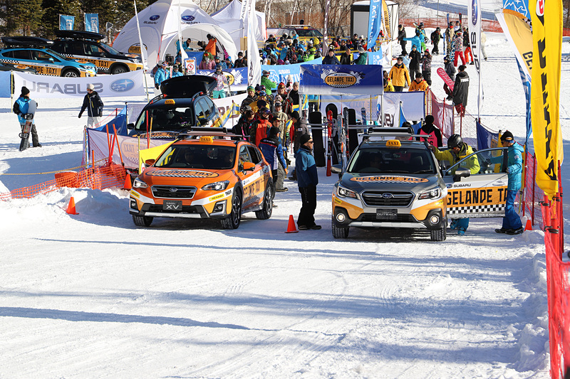 取材日は、常に4台ほどのゲレンデタクシーが稼働していた
