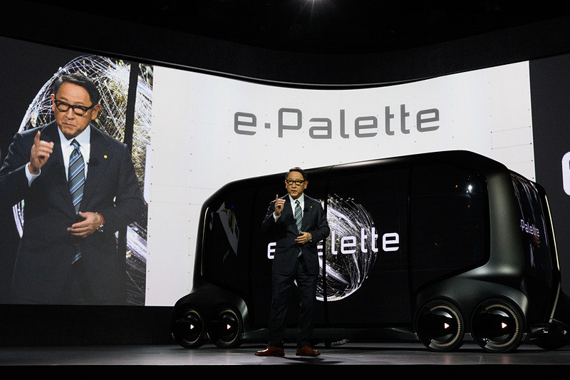 CES 2018で発表されたのは3サイズ予定されている中で、中くらいのeパレット。マツダの小型ロータリーエンジン搭載にも期待したい