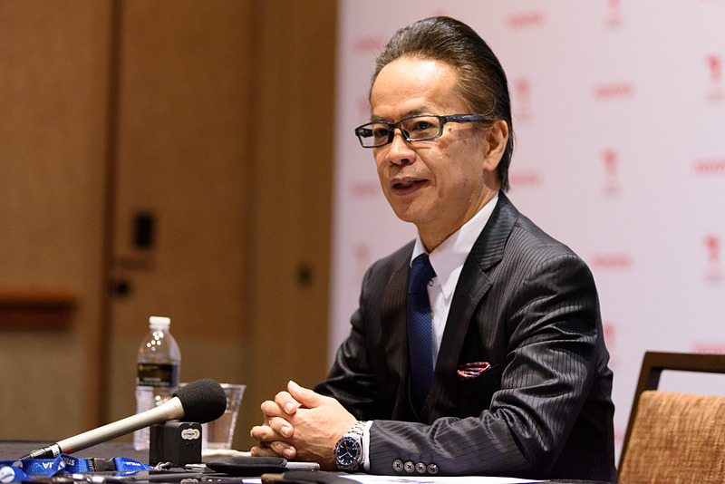 2018年1月のトヨタプレスカンファレンス後、共同インタビューに応じるトヨタ自動車株式会社 副社長 友山茂樹氏。共同インタビューの質疑応答全文を掲載する