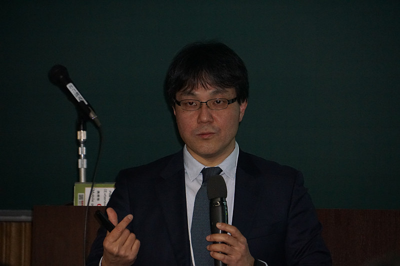 報道関係者向けにエンジン実験のデモンストレーションを行なった東京大学 大学院 工学系研究科 准教授 山崎由大氏