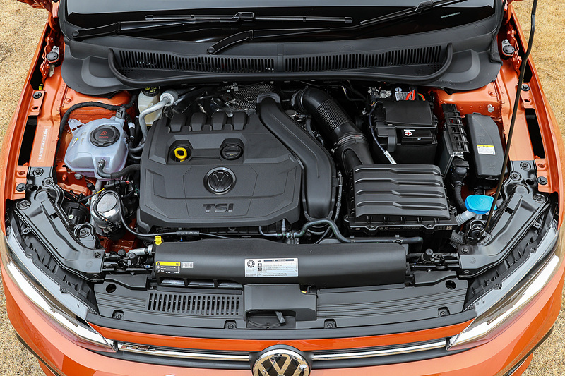 直列4気筒DOHC 1.5リッターターボ「1.5 TSI Evo」エンジンは最高出力110kW（150PS）/5000-6000rpm、最大トルク250Nm（25.5kgfm）/1500-3500rpmを発生。なお、JC08モード燃費はTSI Highlineが19.1km/L、TSI R-Lineが17.8km/L、GTIが16.1km/L。いずれも燃料タンク容量は40Lとなっている