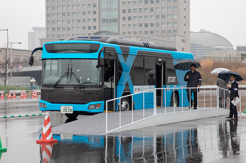 報道向けに自動運転バスの公道試乗が行なわれた。有明から豊洲へ行き、有明に戻るコース。2018年12月ごろにも同ルートで実証実験が行なわれていた