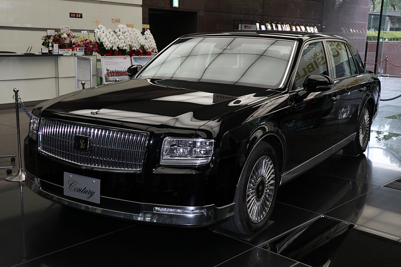 通常仕様のセンチュリー（1960万円）