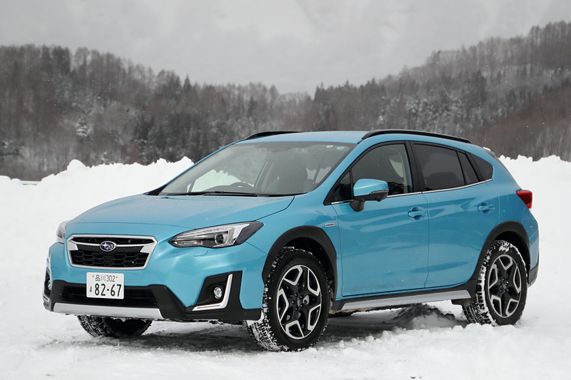 クロスオーバーSUVのXV Advanceは最高出力107kW（145PS）/6000rpm、最大トルク188Nm（19.2kgfm）/4000rpmを発生する水平対向4気筒DOHC 2.0リッター直噴「FB20」型エンジンと、最高出力10kW（13.6PS）、最大トルク65Nm（6.6kgfm）を発生する「MA1」型モーターを組み合わせる。トランスミッションはCVT、駆動方式は4WD