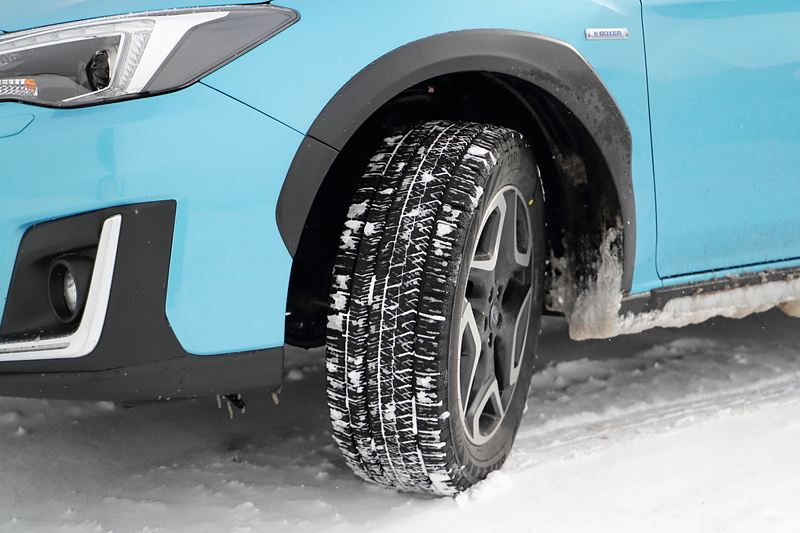 ブリヂストンのスタッドレスタイヤ「BLIZZAK VRX2」を装着。タイヤサイズは225/55 R18