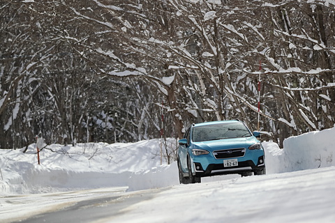 北村友里恵の「e-BOXER」搭載スバル「XV Advance」でおやきとおそばの