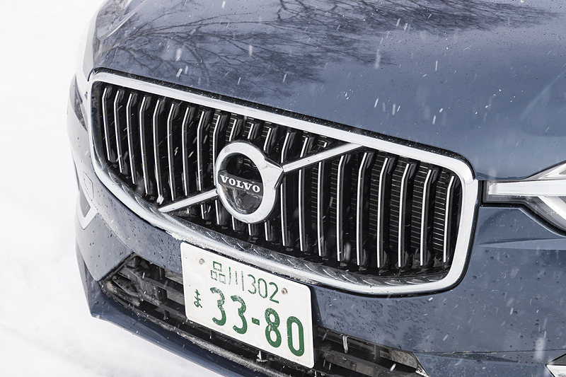 車両周辺の状況をセンサーやカメラで認識し、自動ブレーキやステアリングサポートによって危機回避、衝突被害軽減を行なう「IntelliSafe（インテリセーフ）」を全車で標準装備