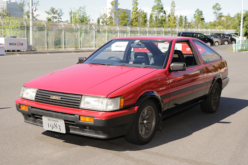 「カローラ レビン」（1983年式）